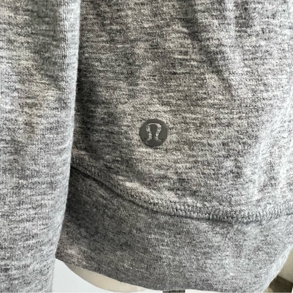 Lululemon In A Cinch Long Sleeve Pullover Sweater Reversible Gray White Stripe - Picture 14 of 16